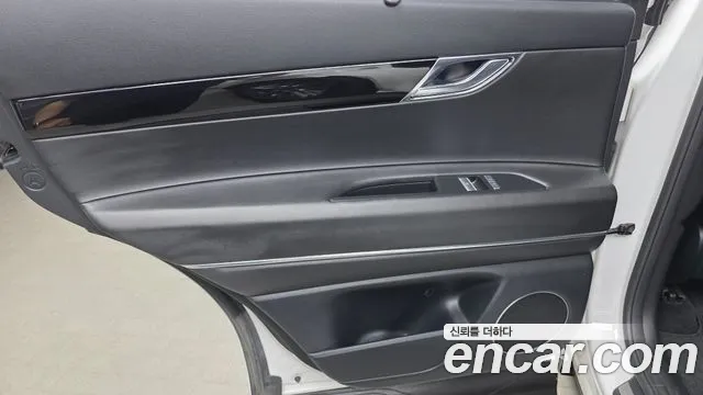 Genesis GV80 2.5T Бензин 2WD — Фото автомобиля 24