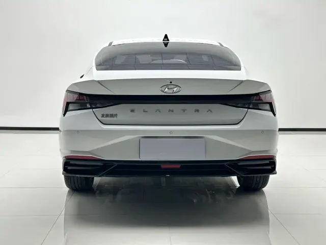 Hyundai Elantra — Фото автомобиля 4