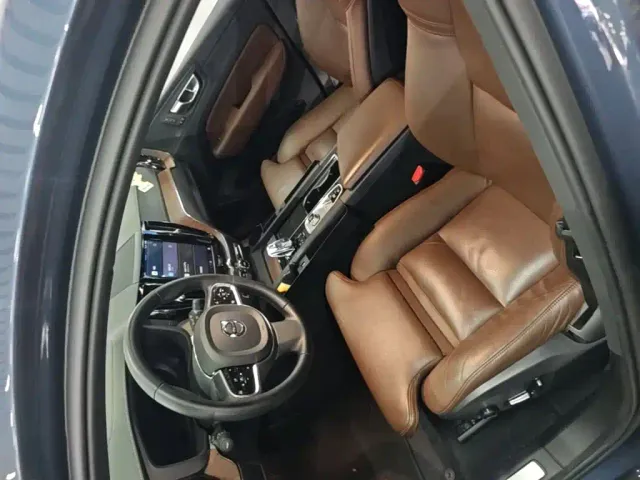 Volvo XC60 — Фото автомобиля 14