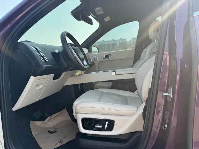 Li Auto L9 — Фото автомобиля 7