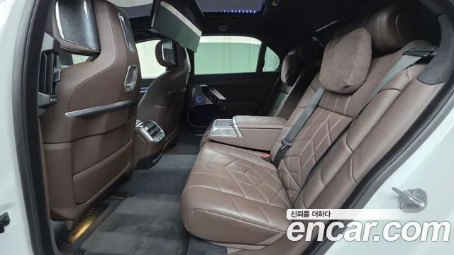 BMW i7 G70 — Фото автомобиля 19