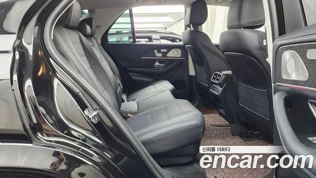 Mercedes-Benz GLE-Class — Фото автомобиля 12