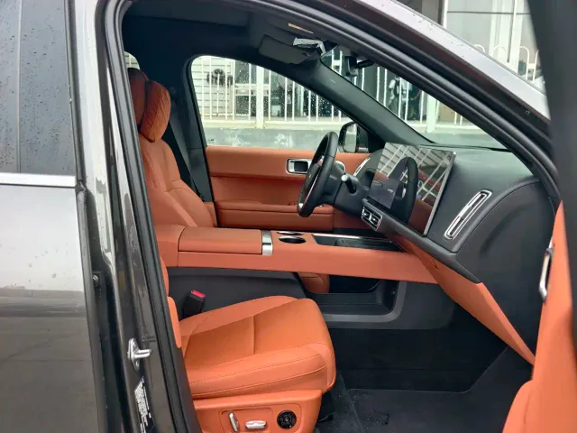Li Auto L6 — Фото автомобиля 27