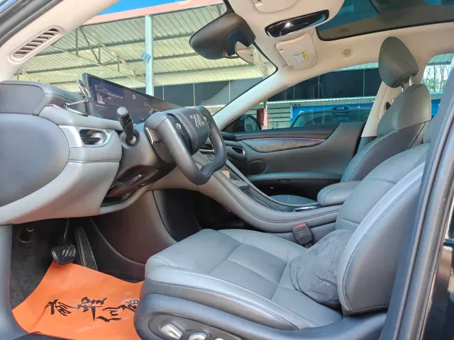 IM Motors L6 — Фото автомобиля 5