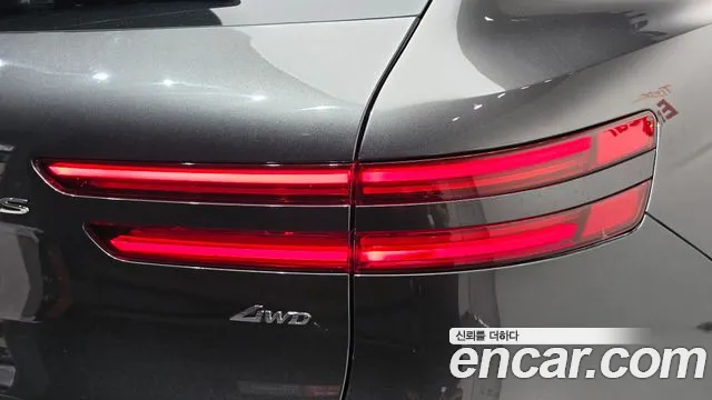 Genesis GV70 — Фото автомобиля 8