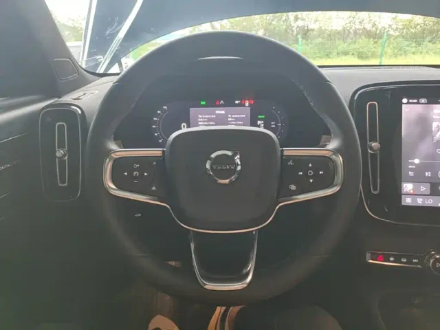 Volvo C40 — Фото автомобиля 10