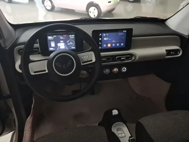 Wuling Hongguang Mini EV — Фото автомобиля 9