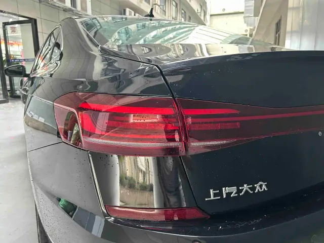 Volkswagen Passat — Фото автомобиля 14