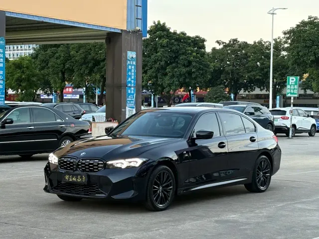 Фотография автомобиля — BMW 3 Series