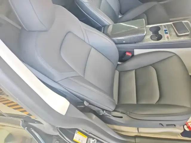 Tesla Model Y — Фото автомобиля 19
