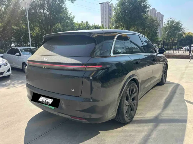 Li Auto L7 — Фото автомобиля 7