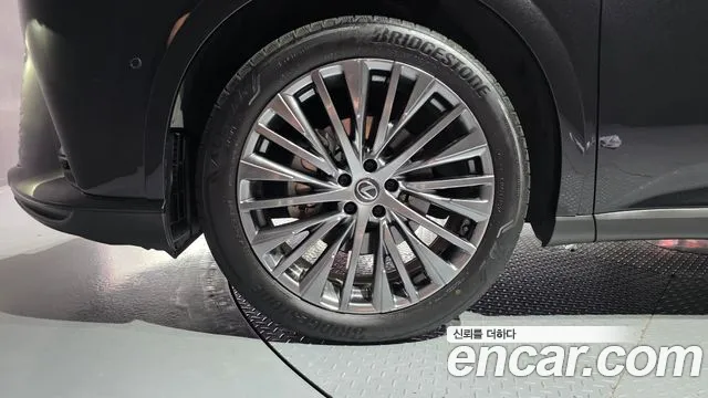 Lexus RX — Фото автомобиля 5
