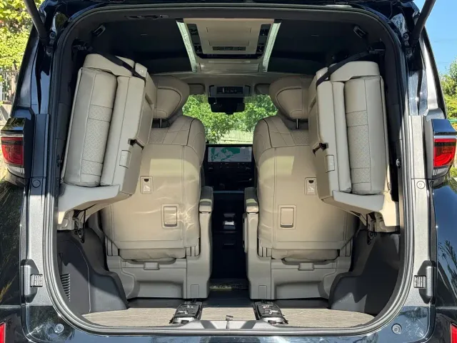Toyota Vellfire — Фото автомобиля 18