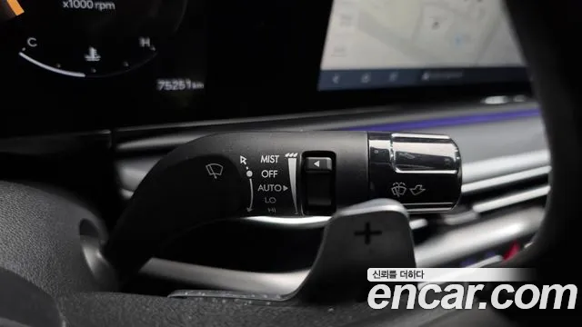 Hyundai Grandeur Grandeur (GN7) 2.5 Бензин 2WD — Фото автомобиля 28