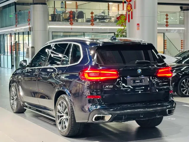 BMW X5 — Фото автомобиля 7