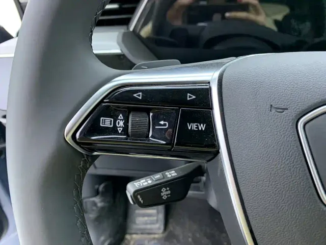 Audi e-tron — Фото автомобиля 20