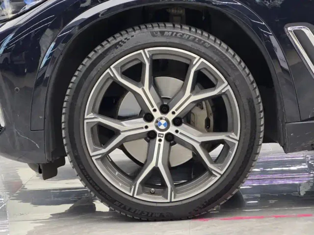 BMW X5 — Фото автомобиля 4