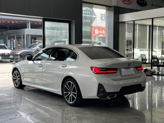 BMW 3 Series — Фото автомобиля 14