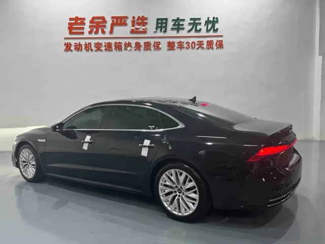 Audi A7L — Фото автомобиля 9
