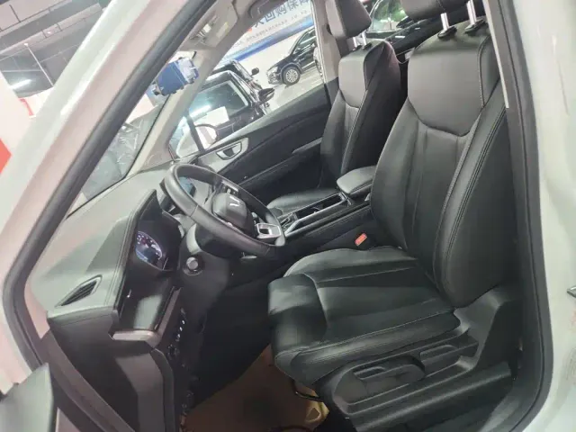 Wuling Jiachen — Фото автомобиля 11