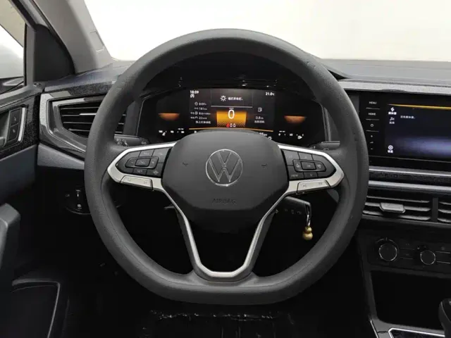 Volkswagen Lavida — Фото автомобиля 15