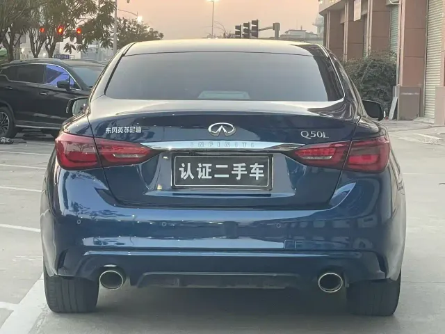 Infiniti Q50L — Фото автомобиля 4