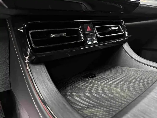 GAC Trumpchi GS8 — Фото автомобиля 23