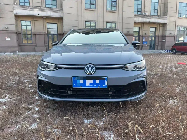 Volkswagen Golf — Фото автомобиля 2
