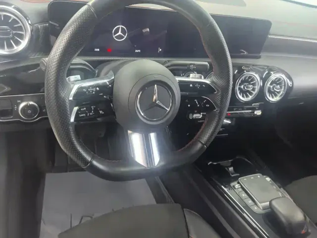 Mercedes-Benz A-Class — Фото автомобиля 3