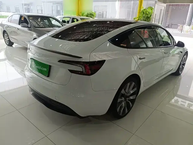 Tesla Model 3 2023 Long Range All-Wheel Drive — Фото автомобиля 6