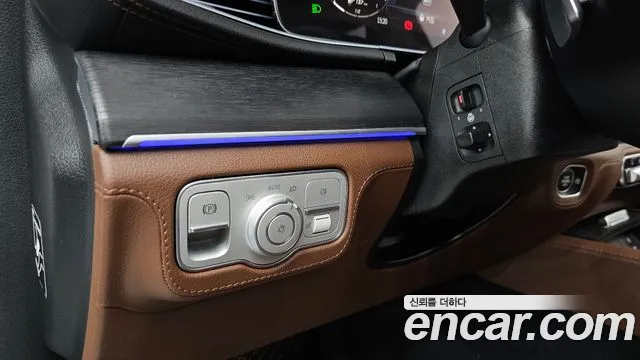 Mercedes-Benz GLE-Class — Фото автомобиля 25