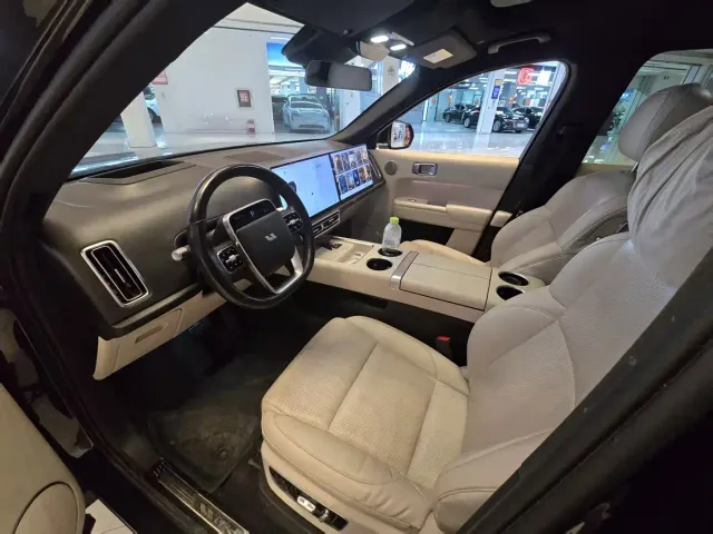 Li Auto L9 — Фото автомобиля 7