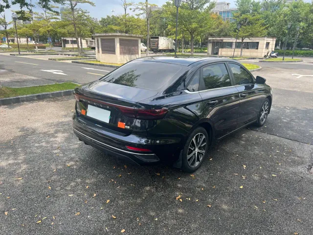 Geely Emgrand — Фото автомобиля 15