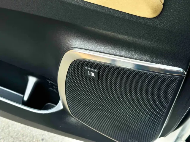 Toyota Alphard — Фото автомобиля 11