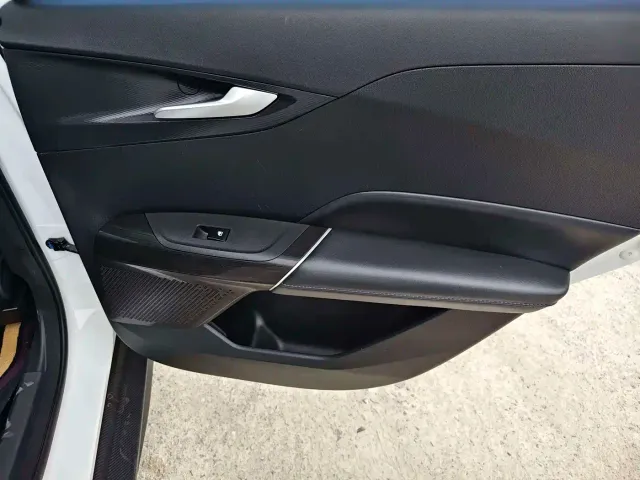 Changan Lamore — Фото автомобиля 11