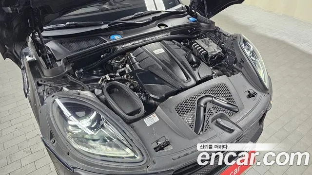Porsche Macan — Фото автомобиля 6
