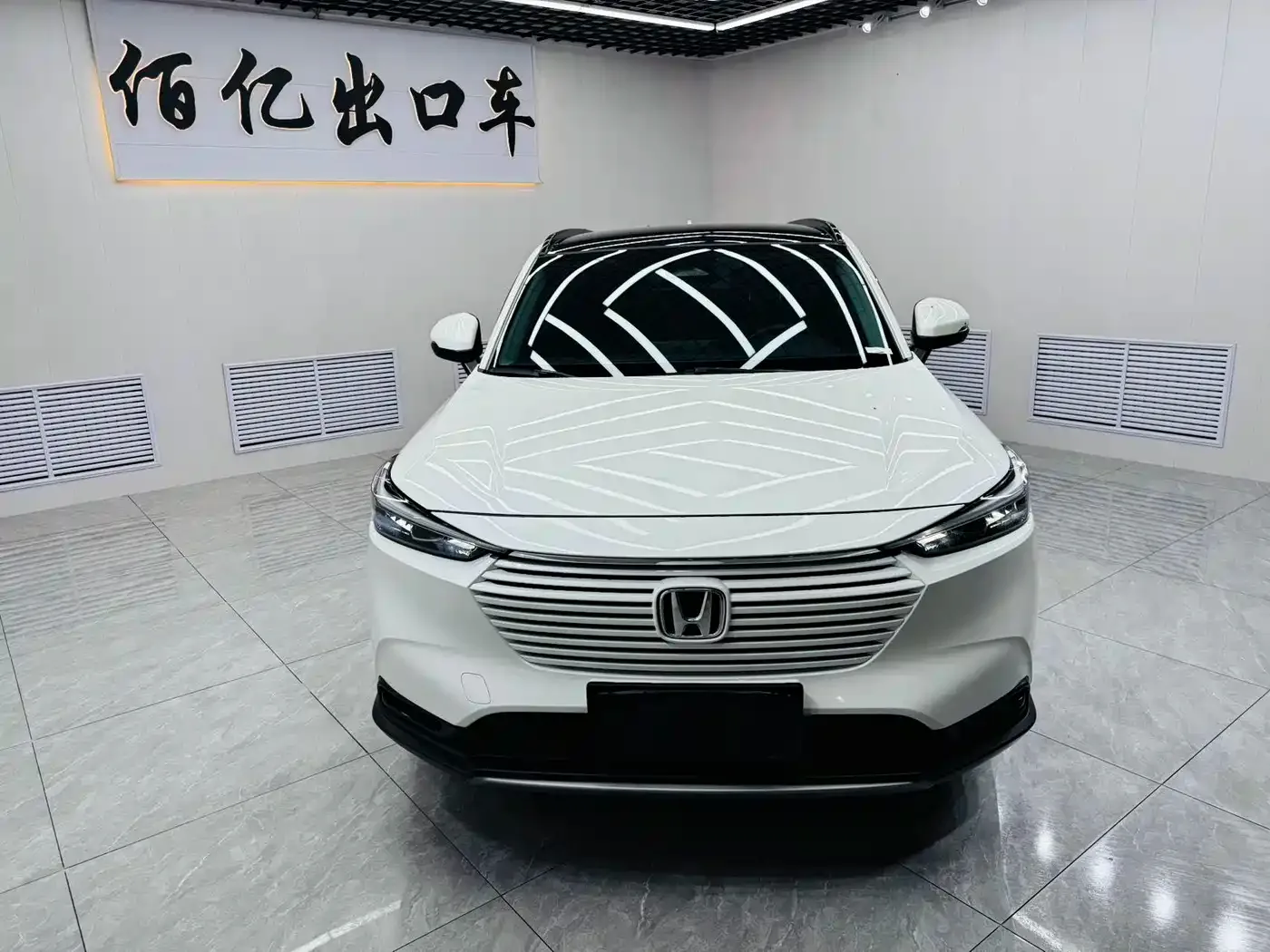 Honda Vezel 2023 1.5L CVT Pioneer Edition — Фото автомобиля 2