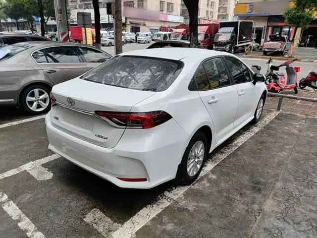 Toyota Corolla — Фото автомобиля 6