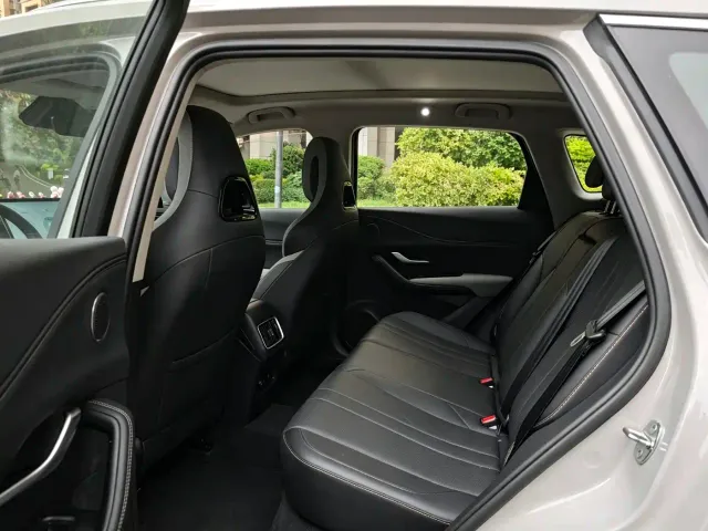 BYD Seal 05 DM-i — Фото автомобиля 9