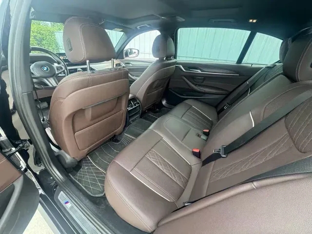 BMW 5 Series — Фото автомобиля 5