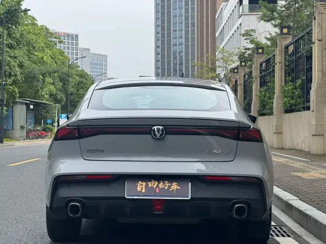 Changan UNI-V — Фото автомобиля 21