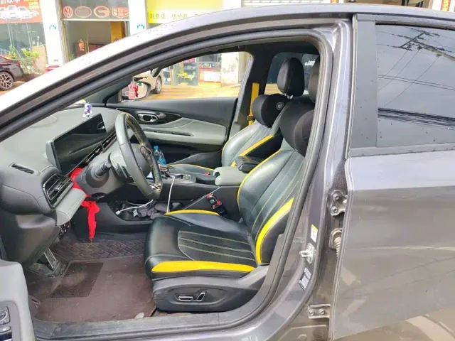 GAC Trumpchi Trumpchi Emkoo 2022 270T DCT J16 Galaxy Fighter Edition — Фото автомобиля 14