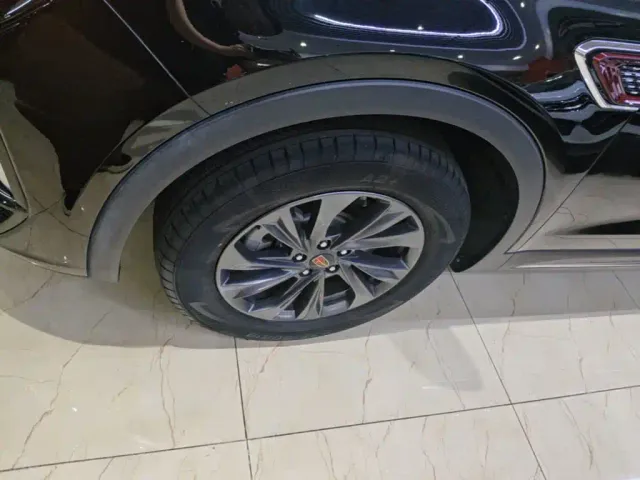Hongqi HS5 — Фото автомобиля 22