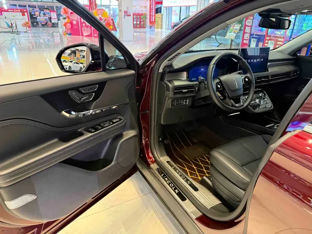 Lincoln Corsair — Фото автомобиля 12