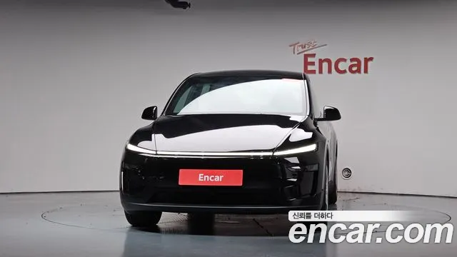 Tesla Model Y — Фото автомобиля 2