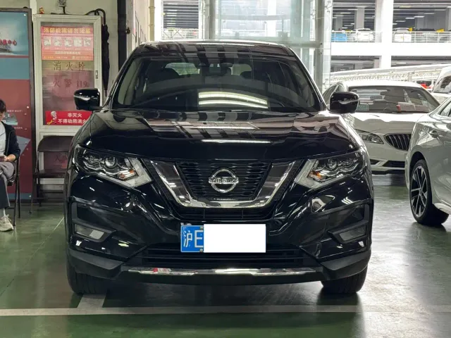 Nissan X-Trail — Фото автомобиля 2