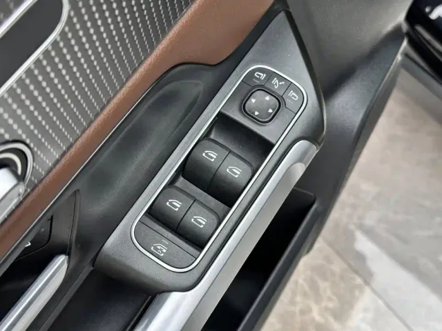 Mercedes-Benz GLB-Class — Фото автомобиля 16