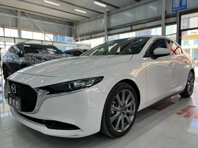 Фотография автомобиля — Mazda Axela