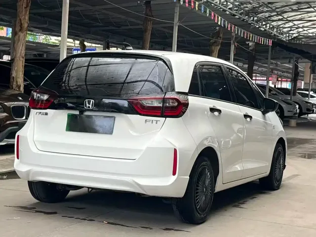 Honda Fit — Фото автомобиля 6