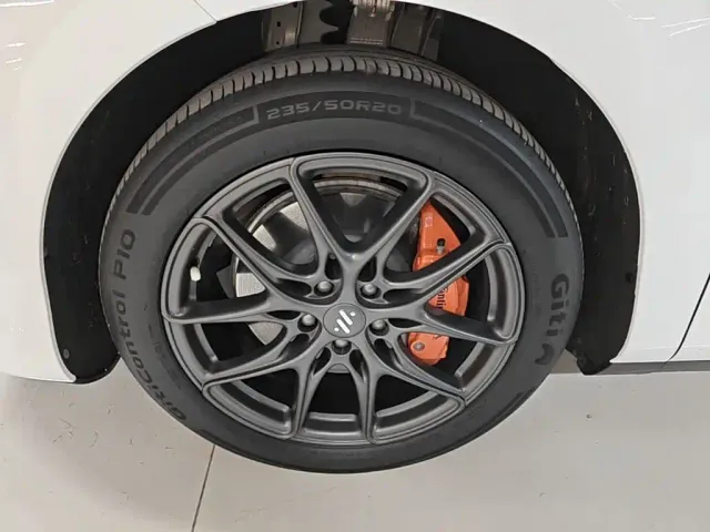 IM Motors LS6 — Фото автомобиля 22